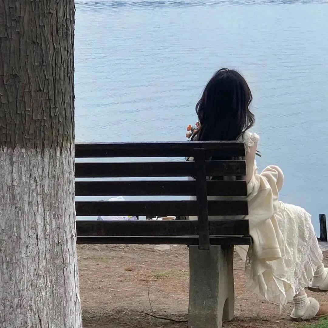 黑不溜秋