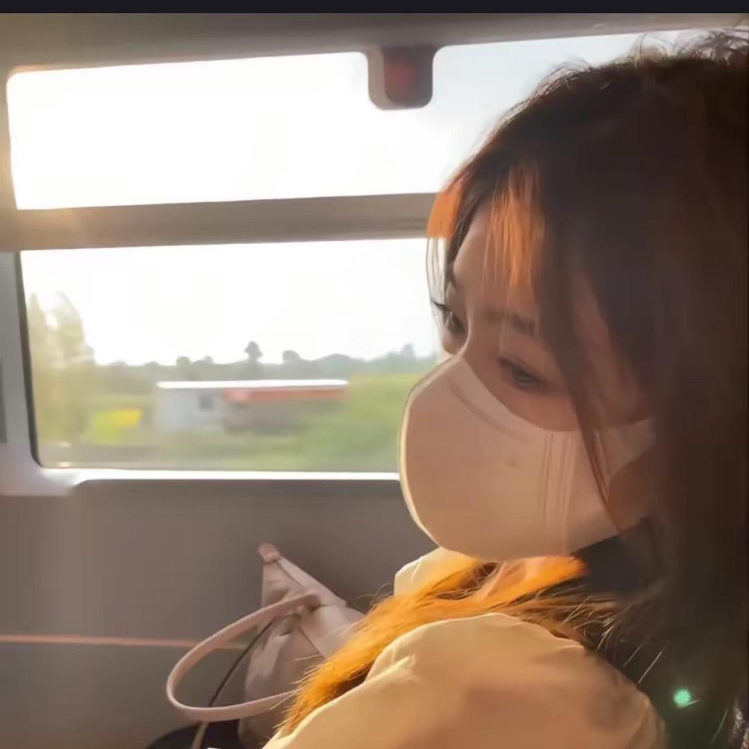 臭美的兔兔