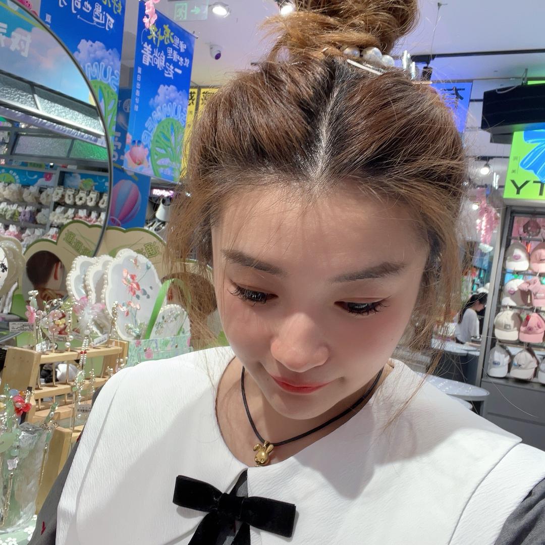 145斤的大婷婷