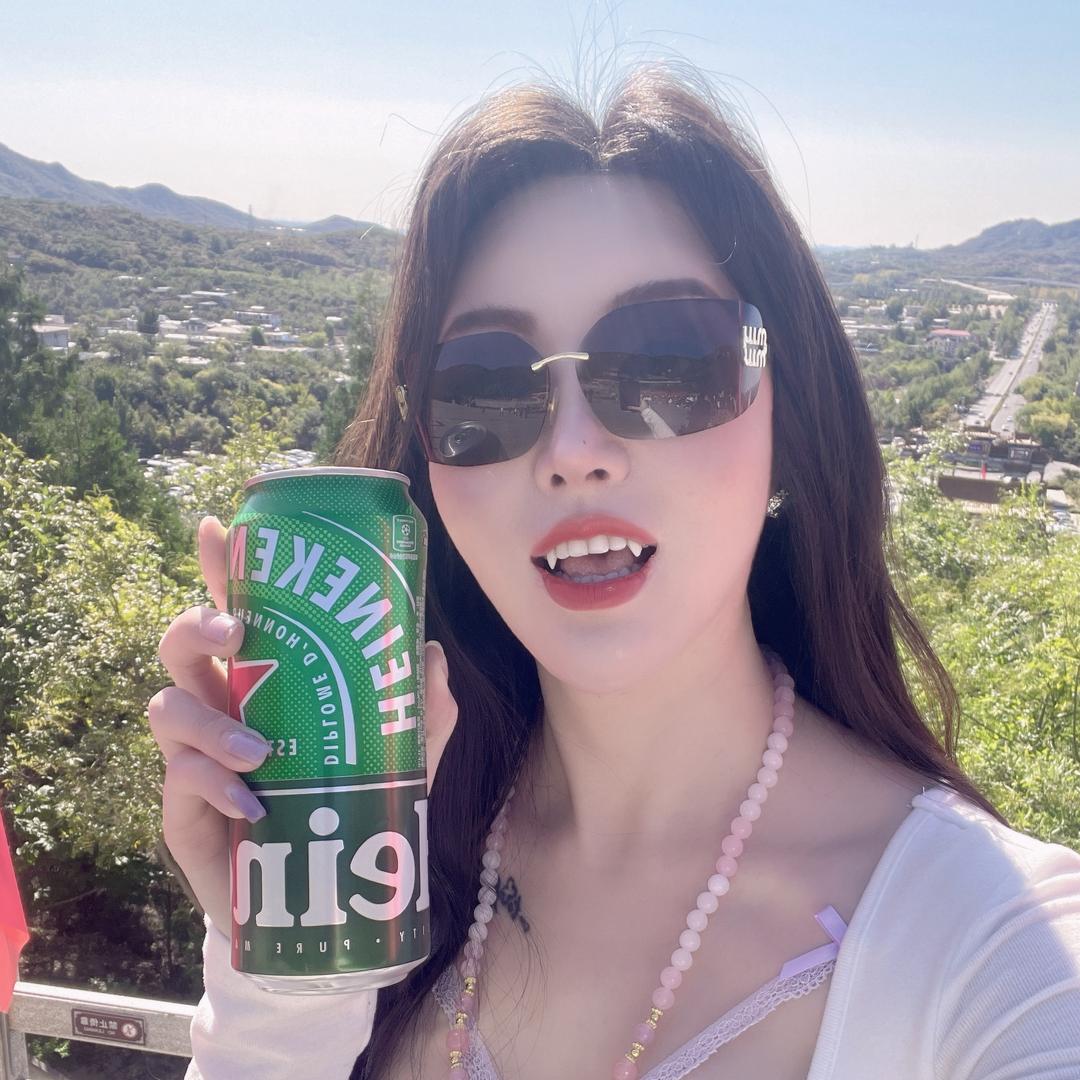 爱喝酒的小虎牙儿🍃