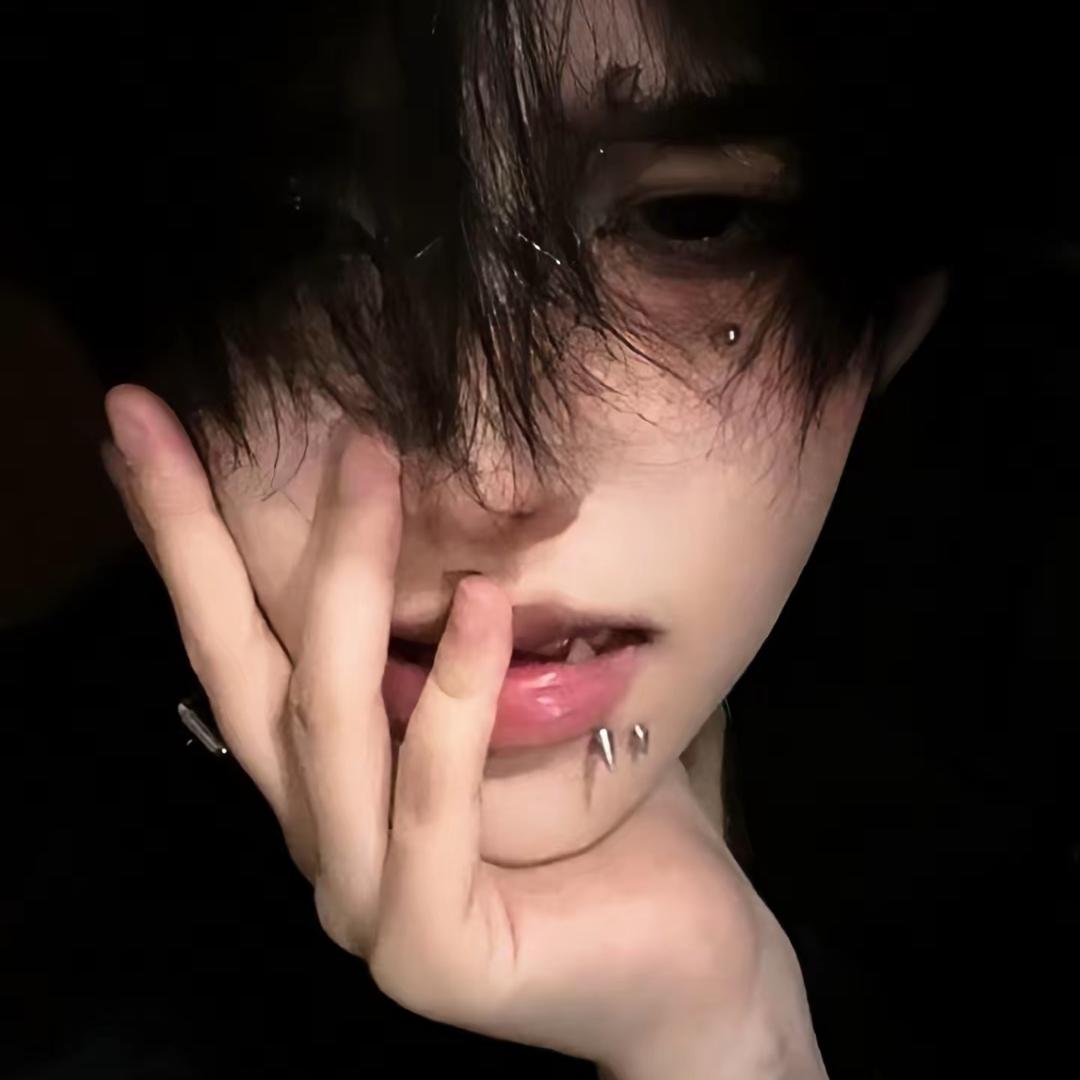 好委屈.