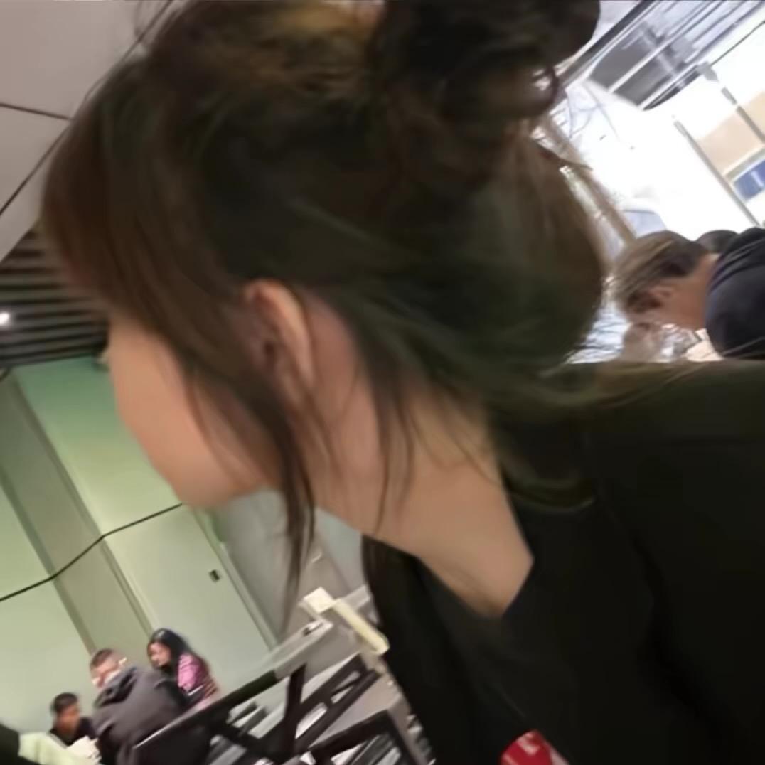 芊芊^