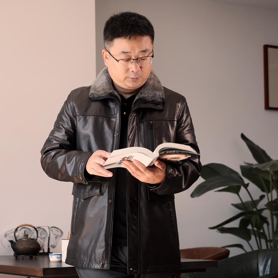 胖老板的皮衣店