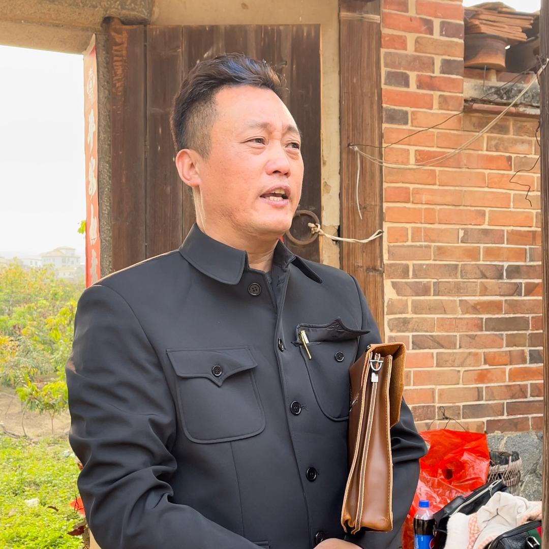 小神富村长