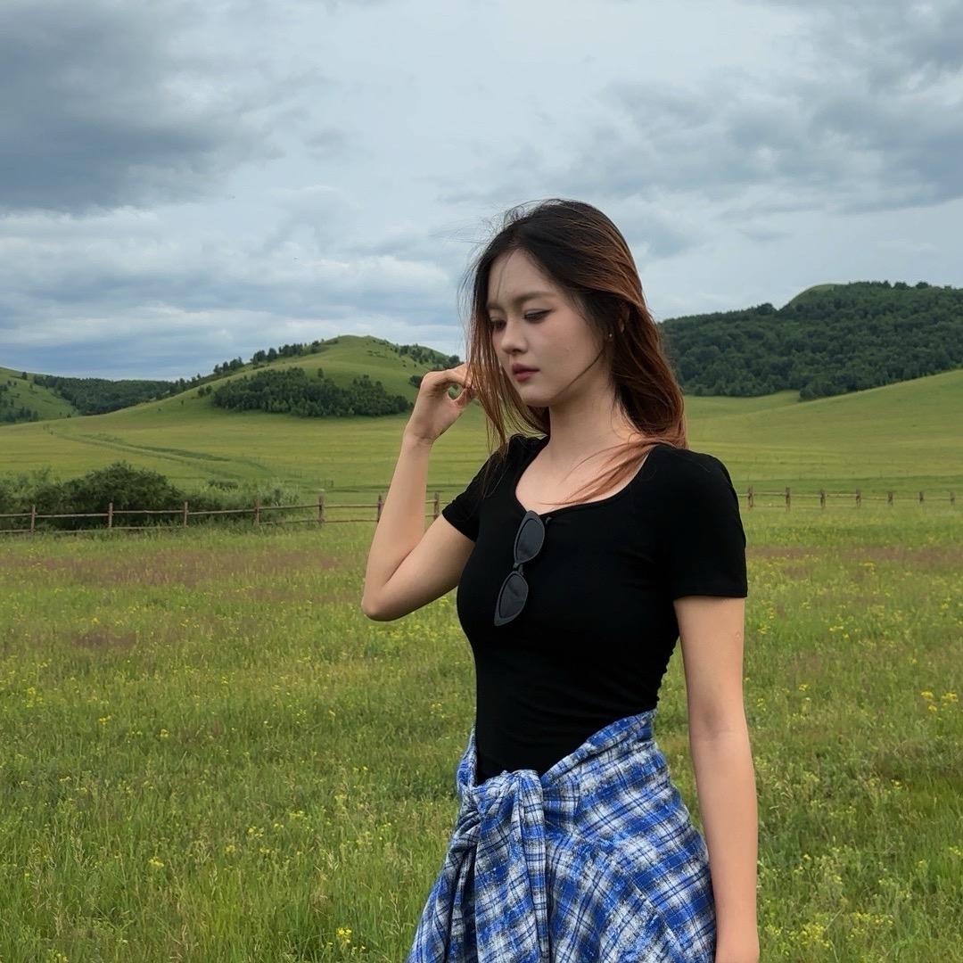 乌兰布统喜悦草原度假区萱萱