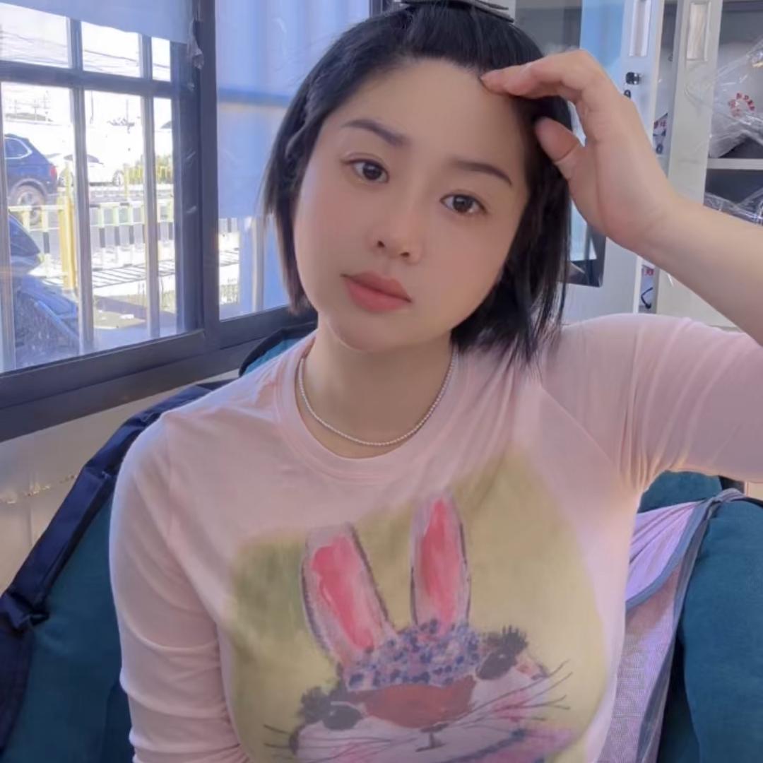 丝丝吖