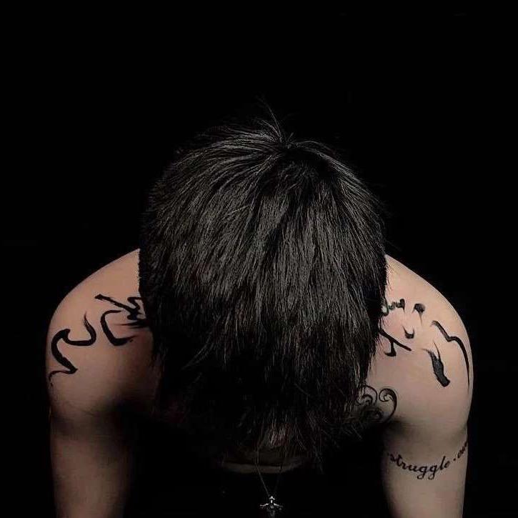 一个被设计耽搁的灵魂歌手