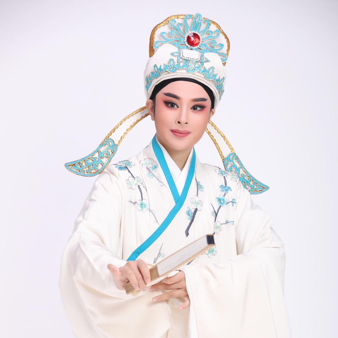 越剧周伊雯