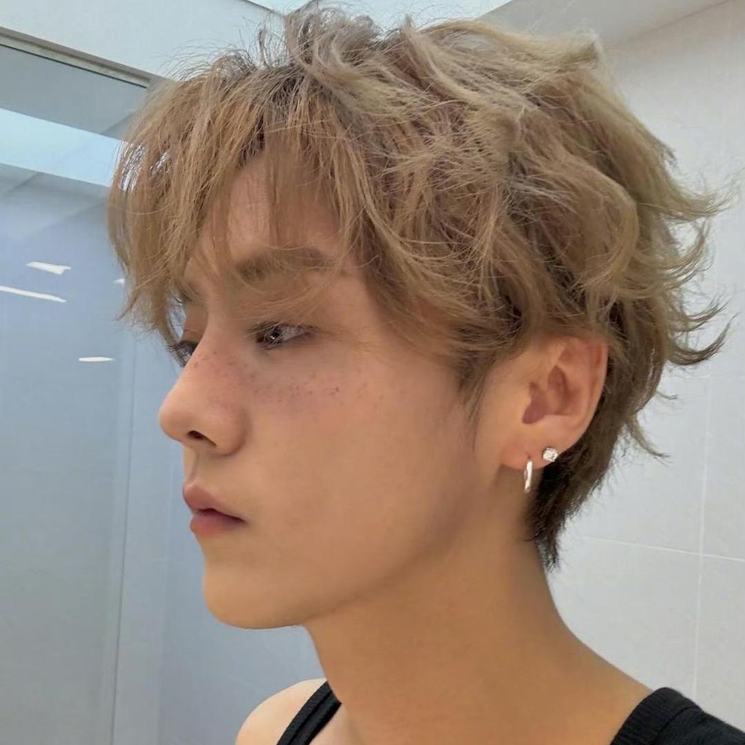 77（见过鹿晗3次版）