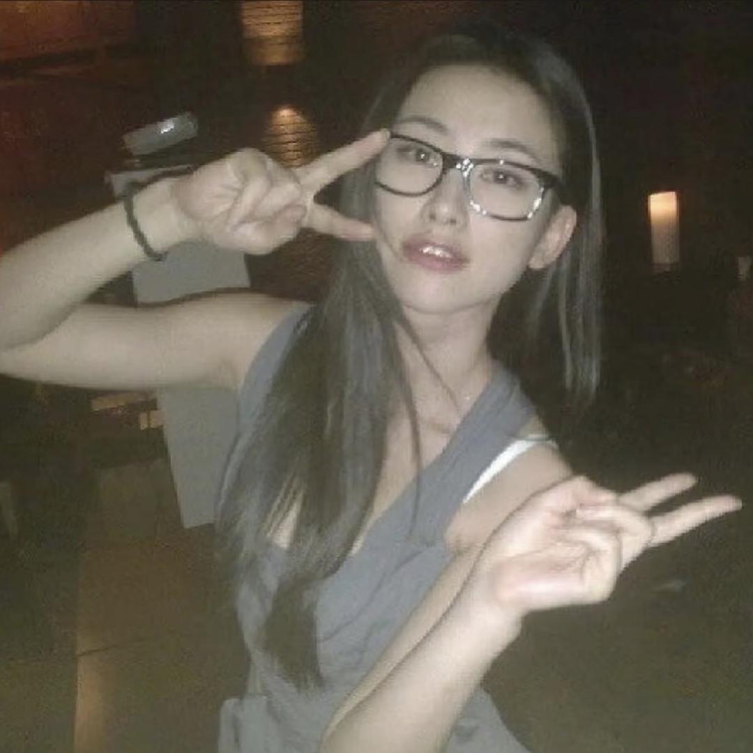 开心的卡其真果粒