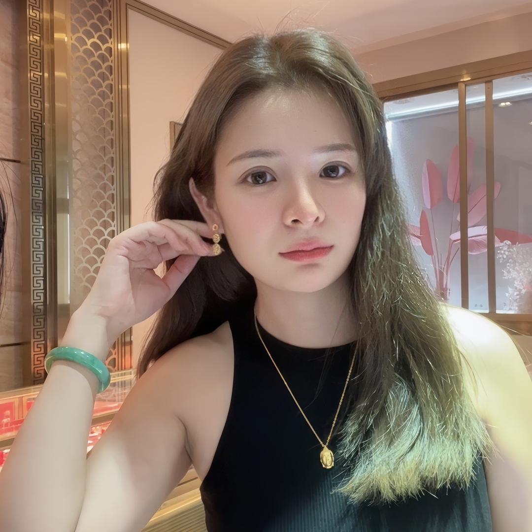 卢卢黄金珠宝