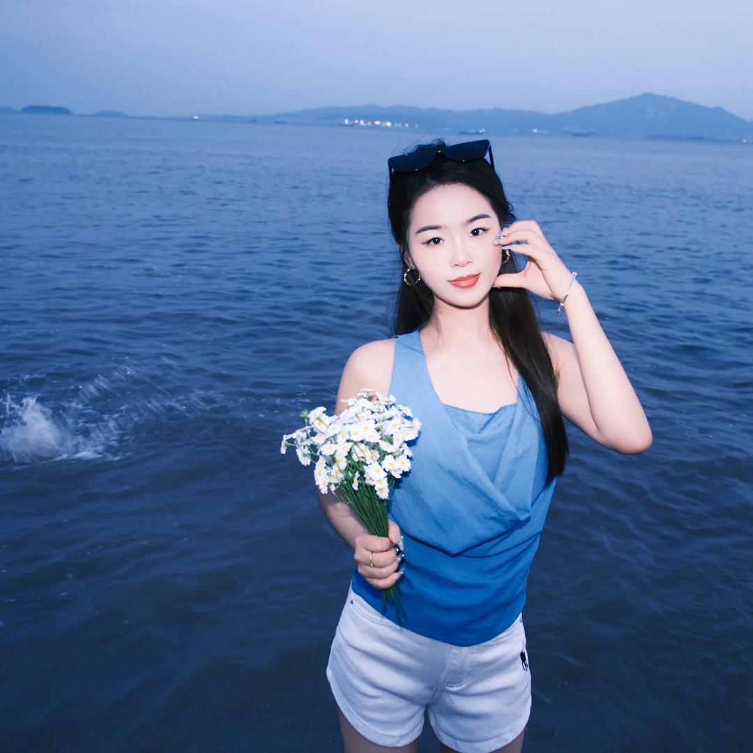 上栗苗苗家女装'纵美