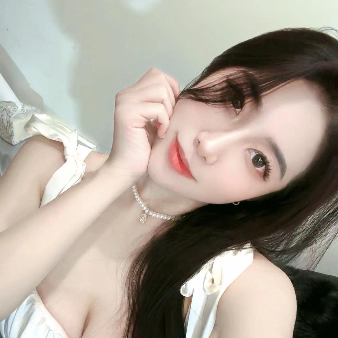 Chloe_