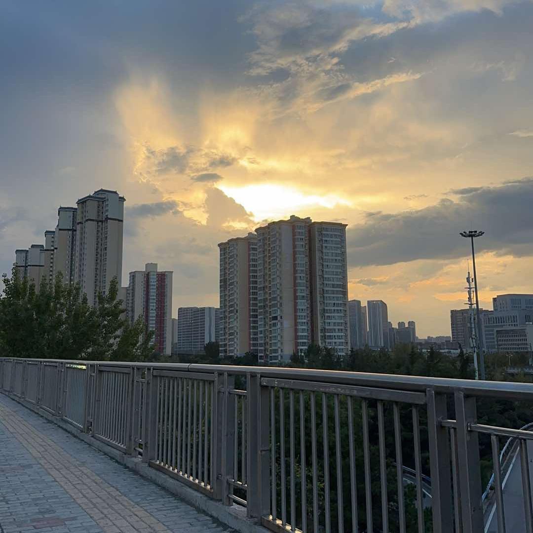小小怪下士.