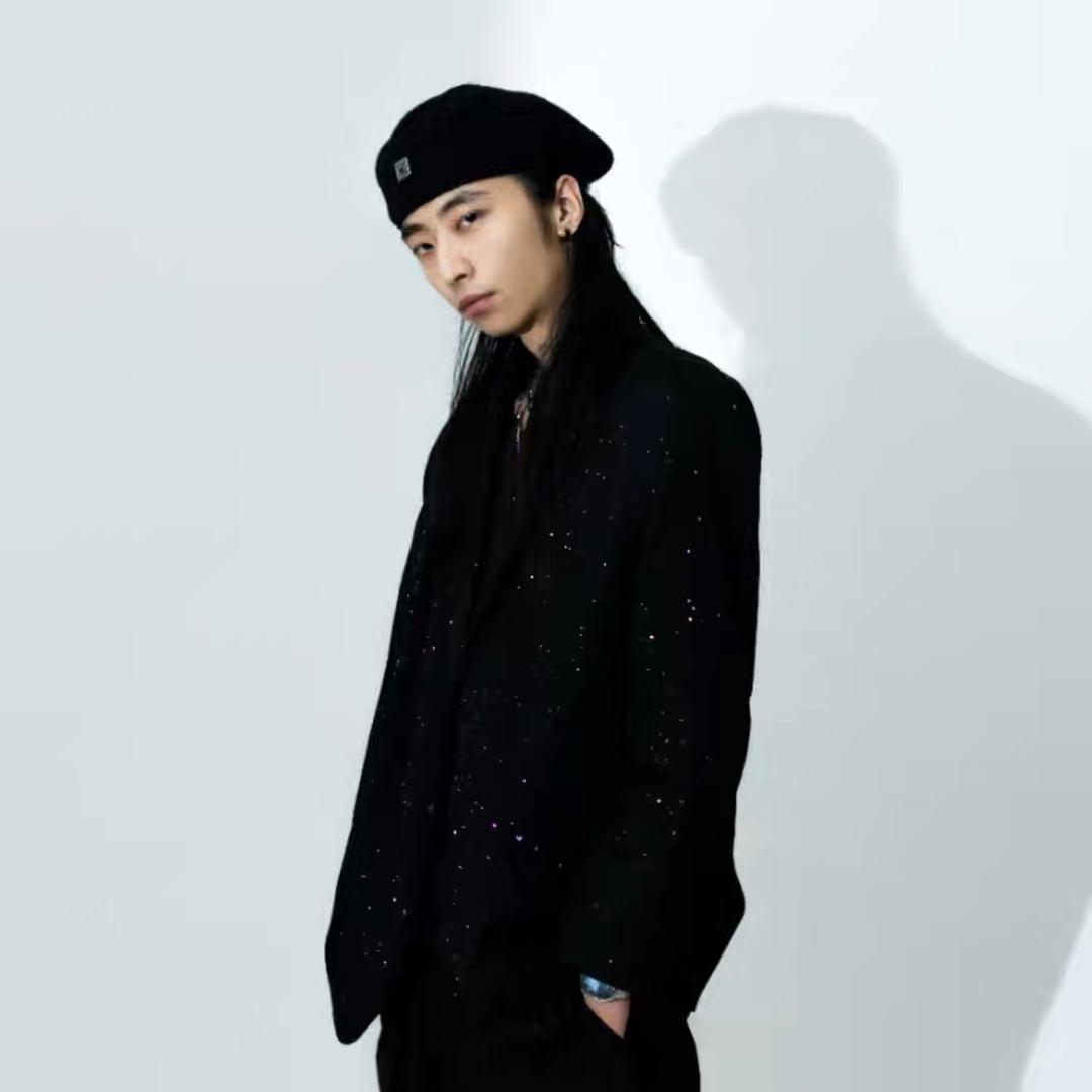 MC  鑫仔