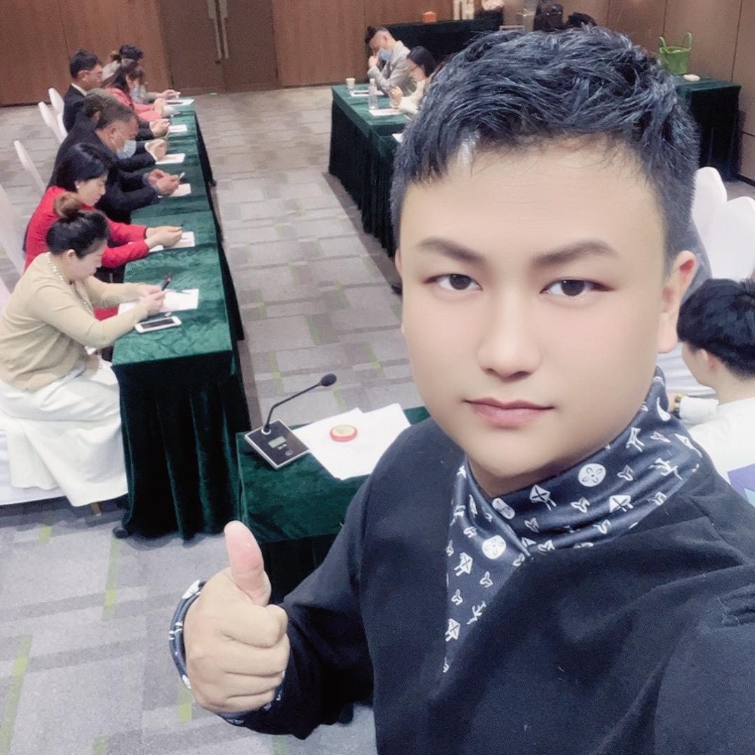 小张总阳光☀️生活