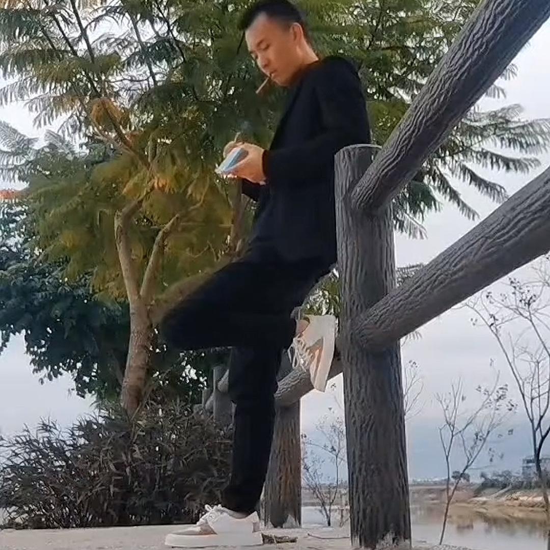 《張*先*生》