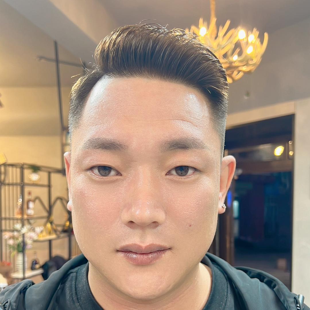 三少名车汇酷路泽总部