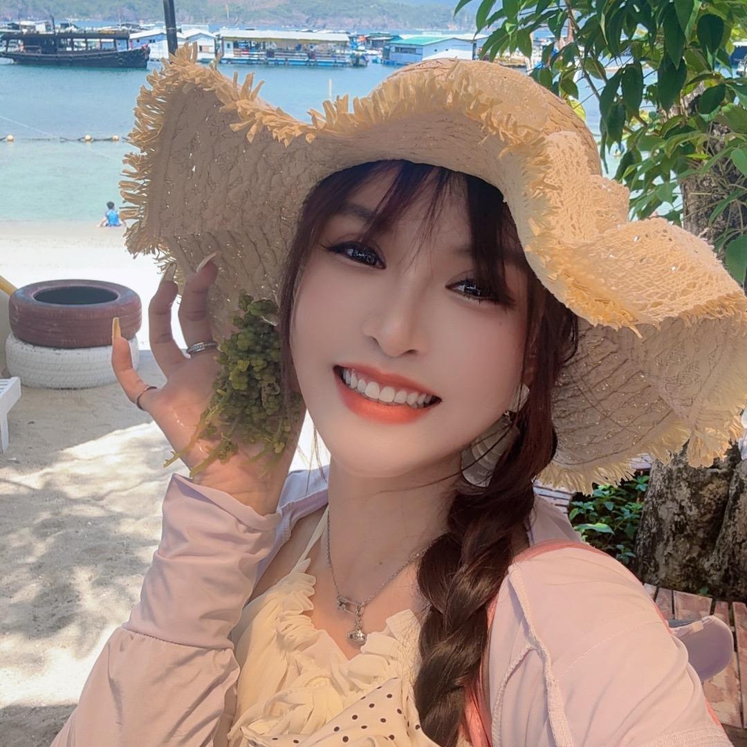 柒柒小姐