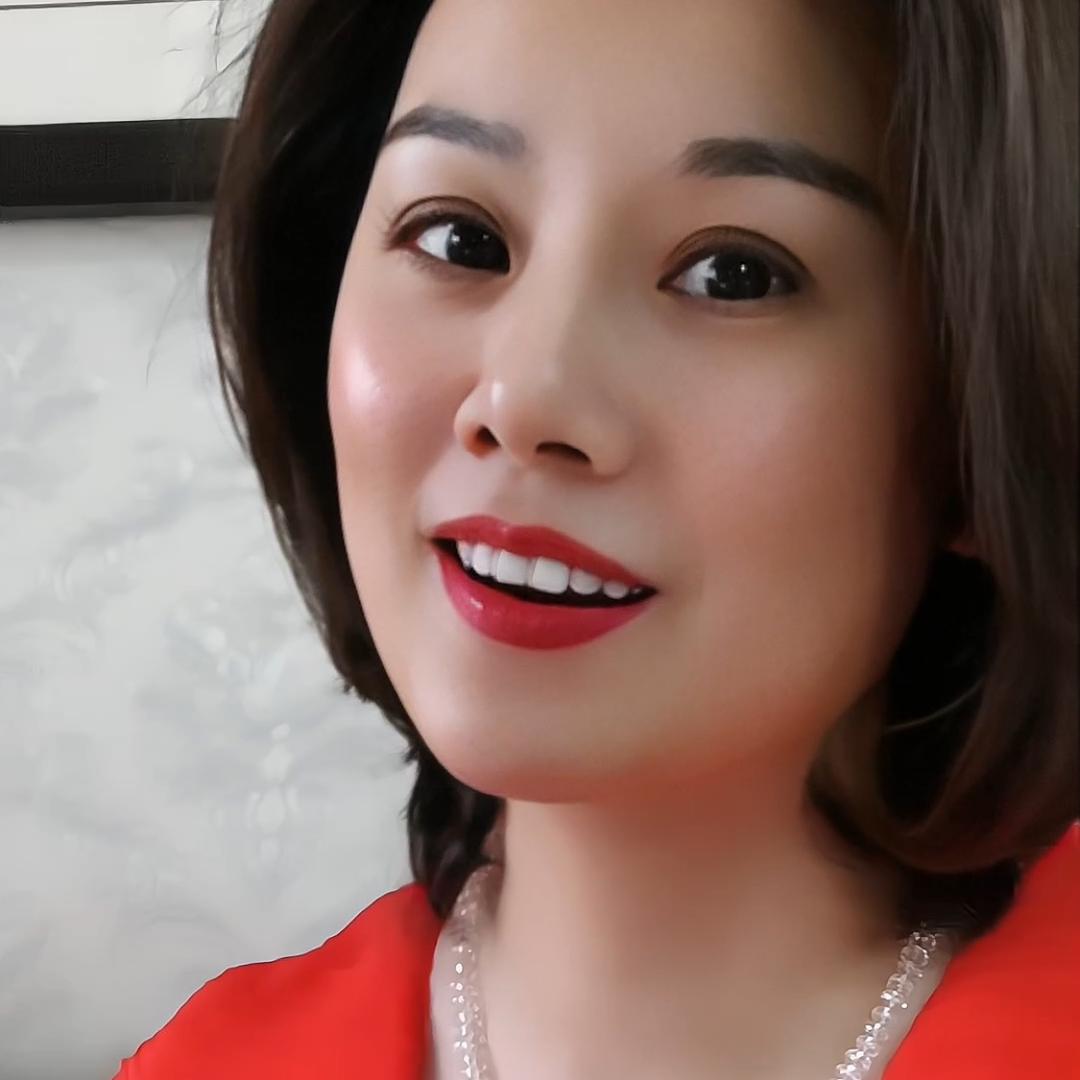 小芳姐（商品在橱窗）