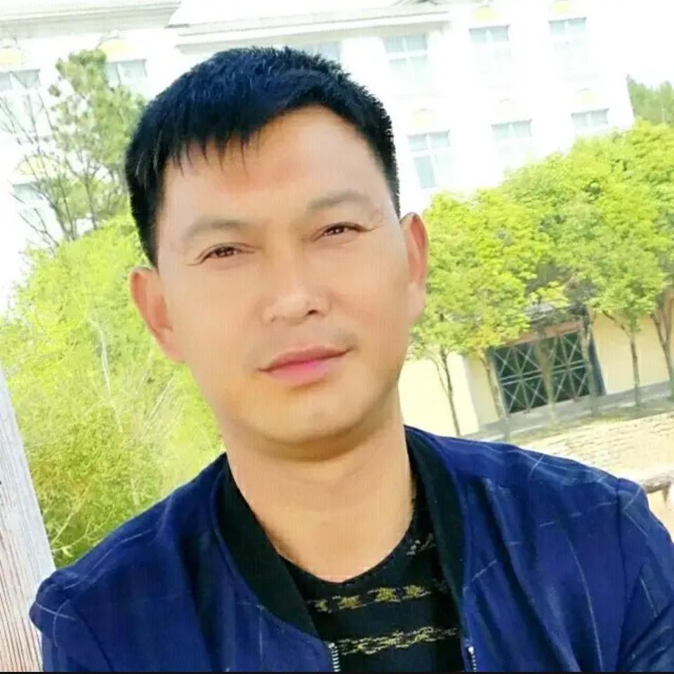 鲁松