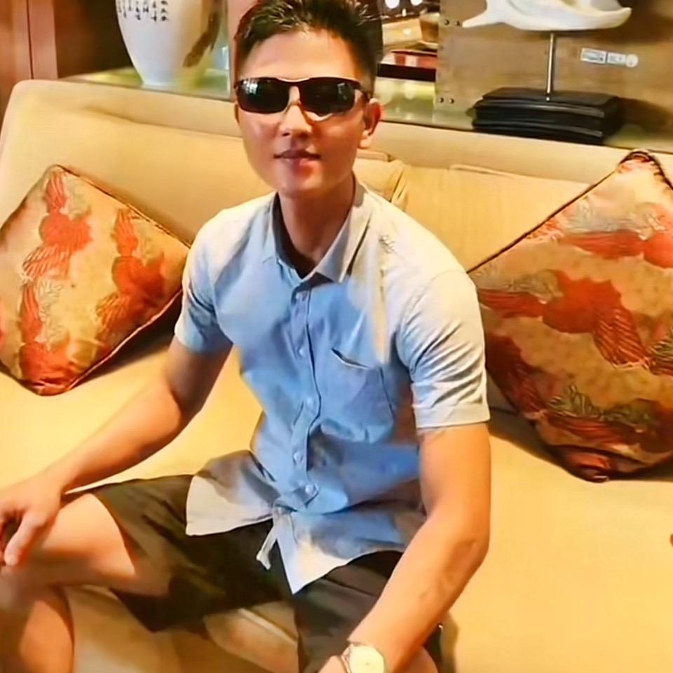 ZᶻJᥫᩣ岁月的歌🎸🥂🤟💫