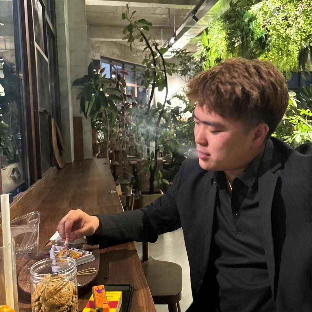 河南柯灏云服饰有限公司