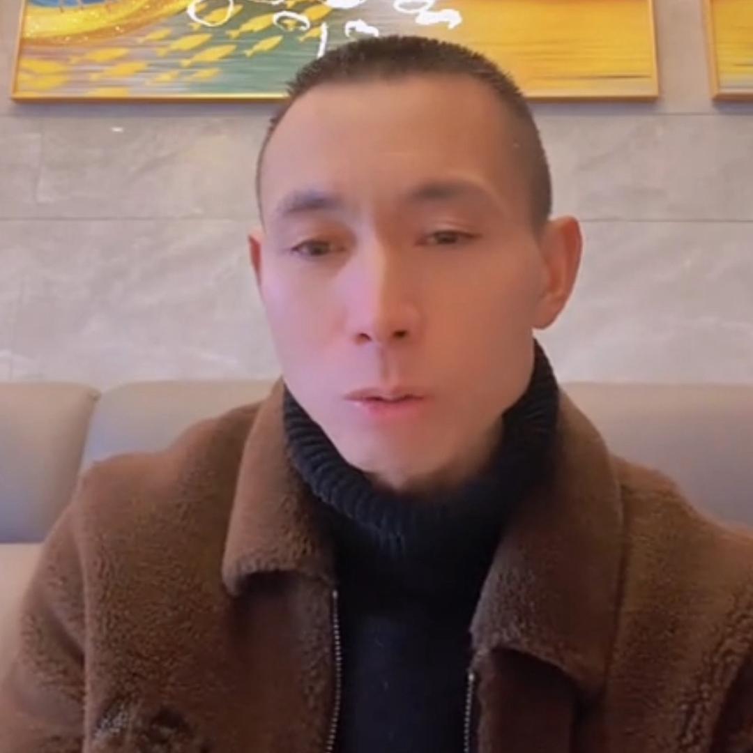 营山贴砖何师傅