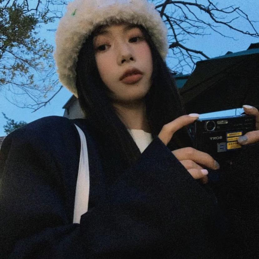 二莹吖_
