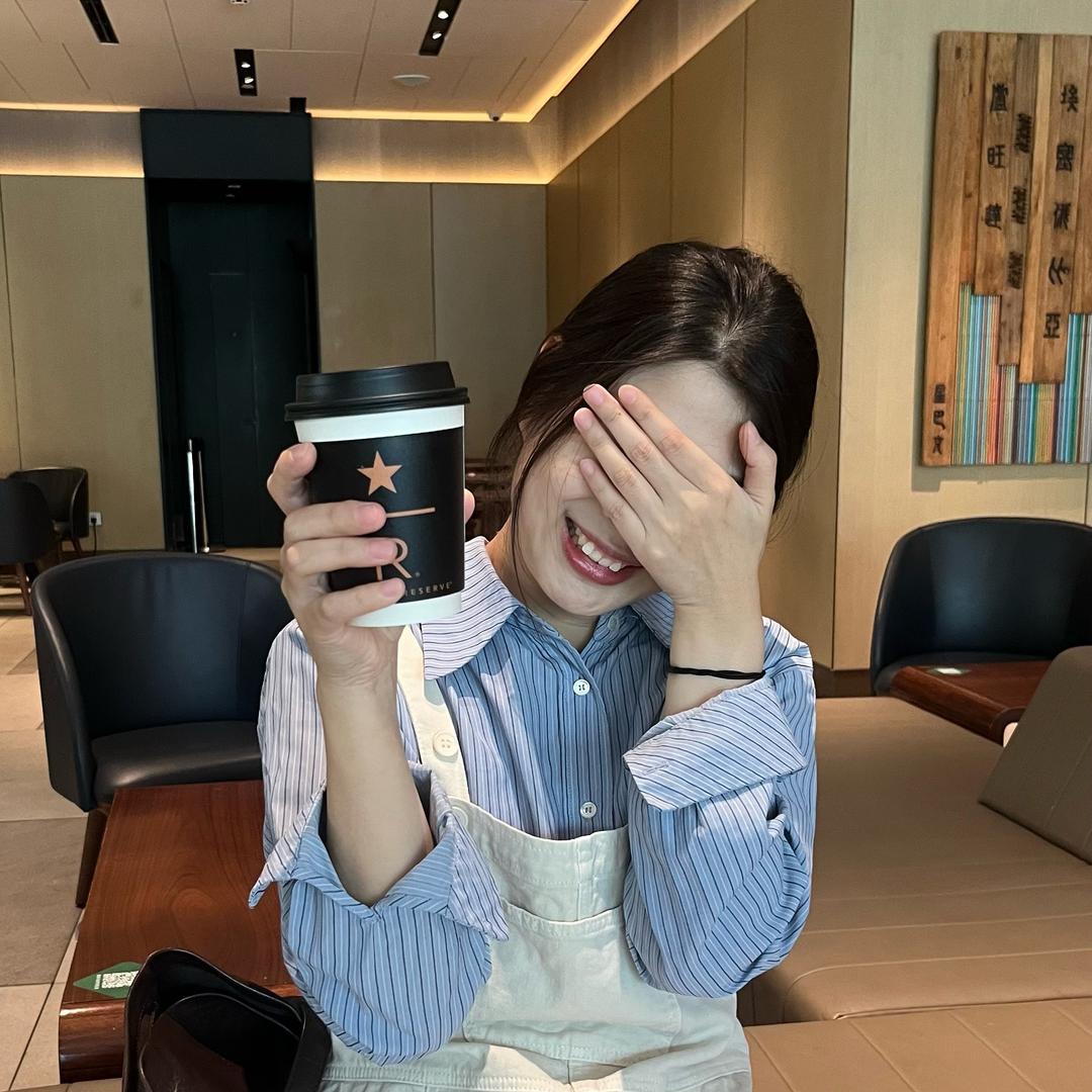 炸毛的可乐🥤