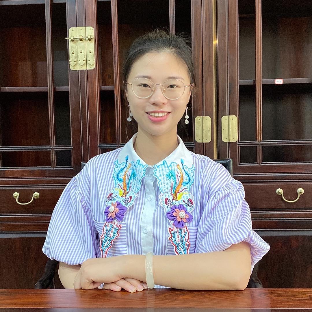 卖红木的川妹子