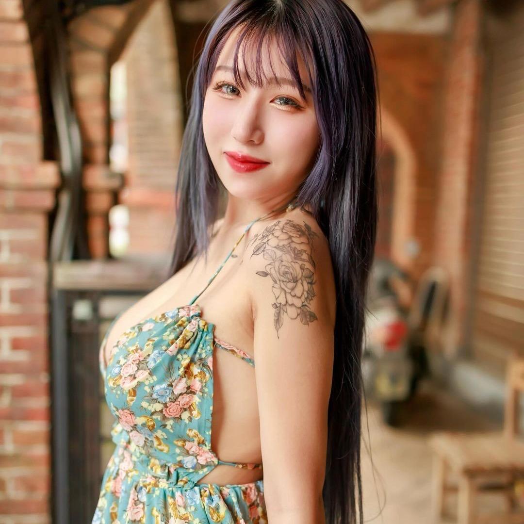 阿瑶.