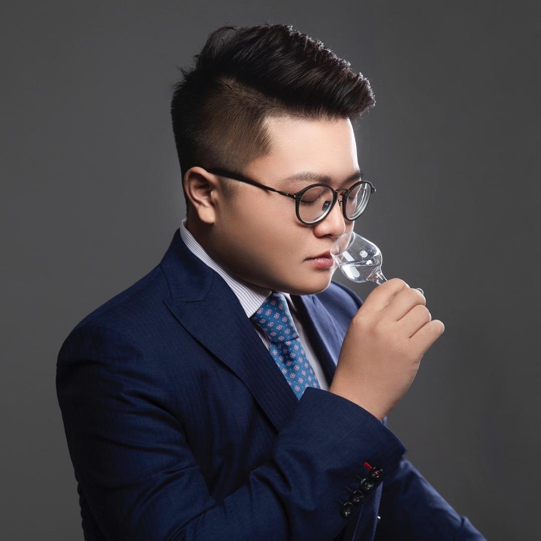 老韩拎壶冲