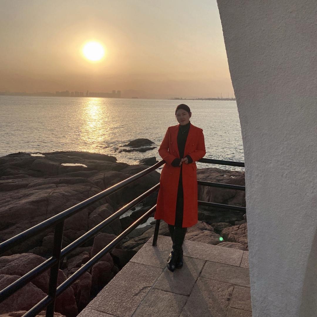 津酒主播王右右