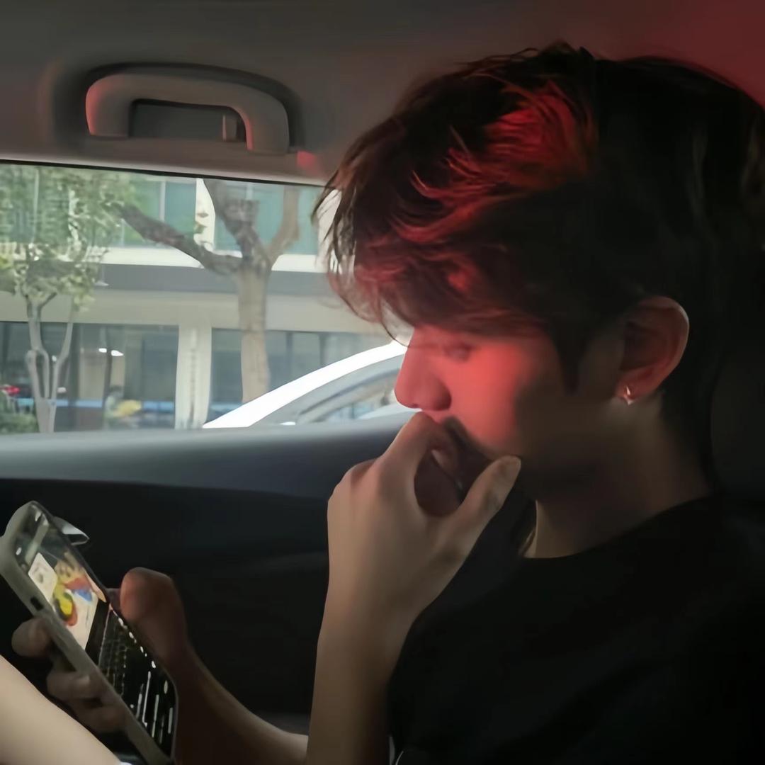 别在我面前抽烟．