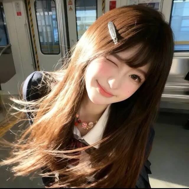 腼腆小美头像
