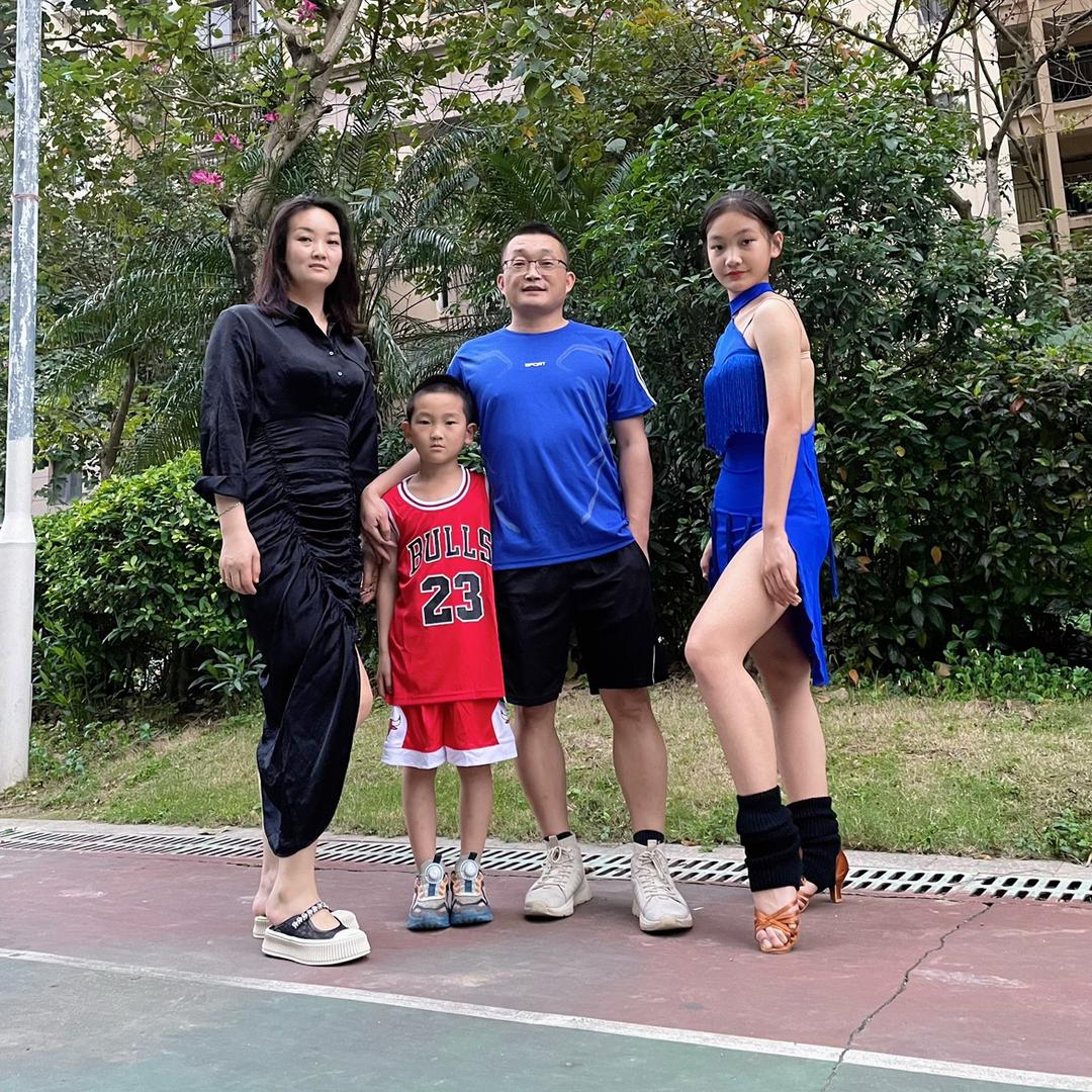 东莞一家人