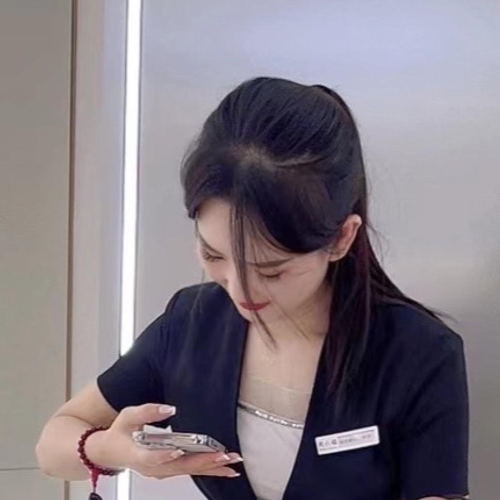 卖珠宝的小姐姐💎