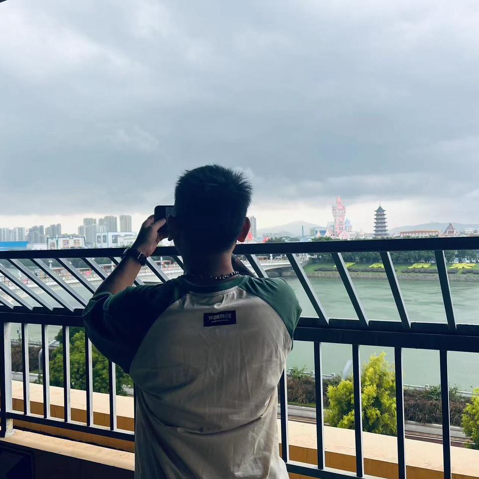 你的高哥哥呀💕