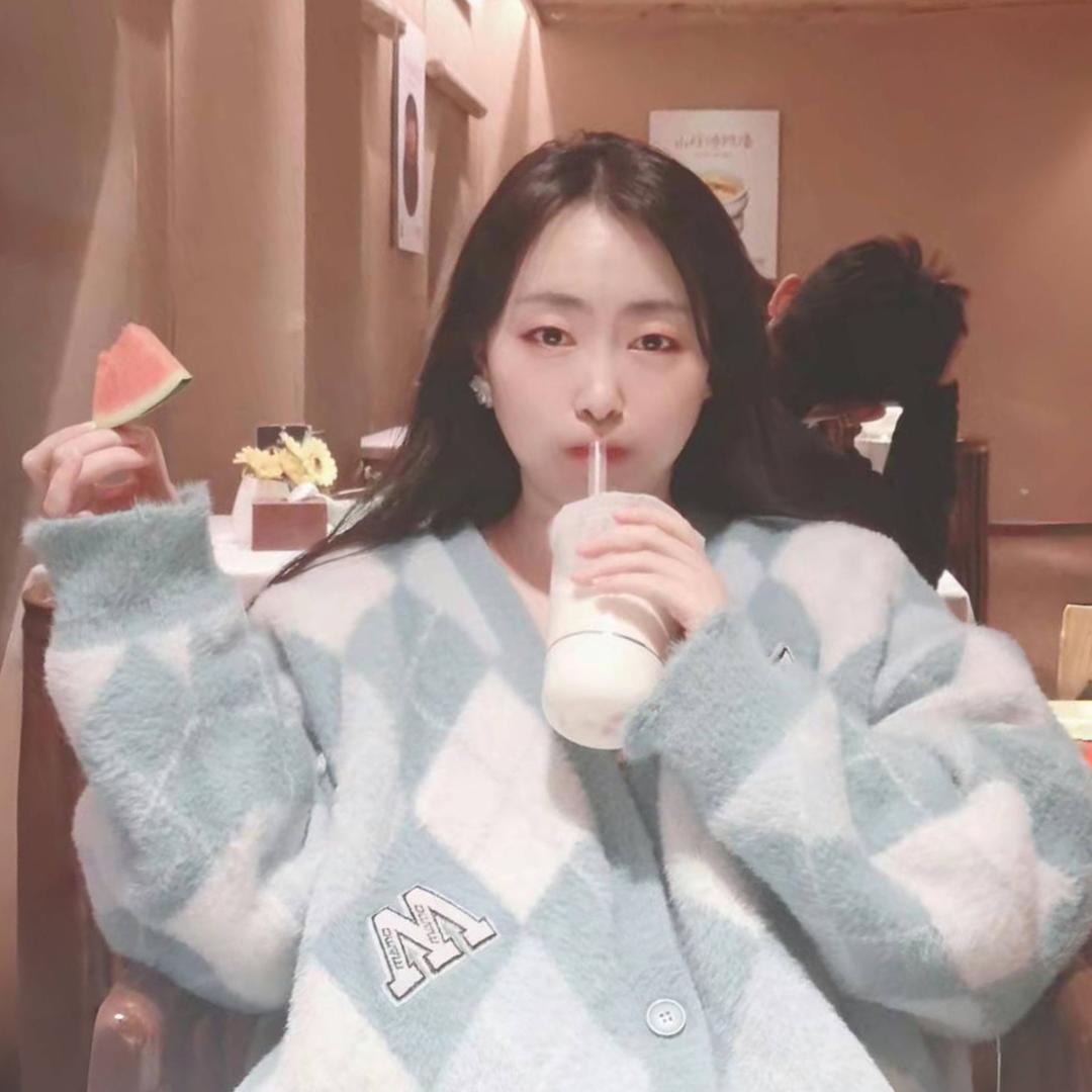 王奶奶，吃啥呢？