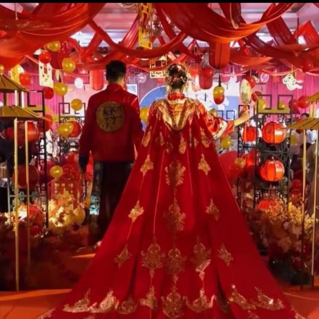 历怀远婚礼现场助理小花