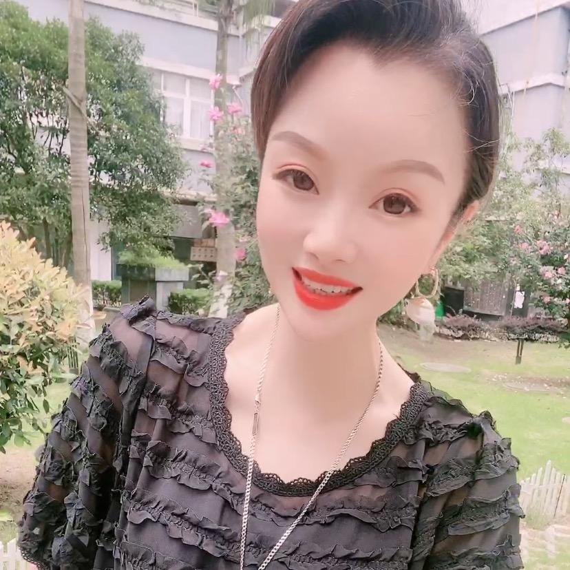 温州尚影女装批发店