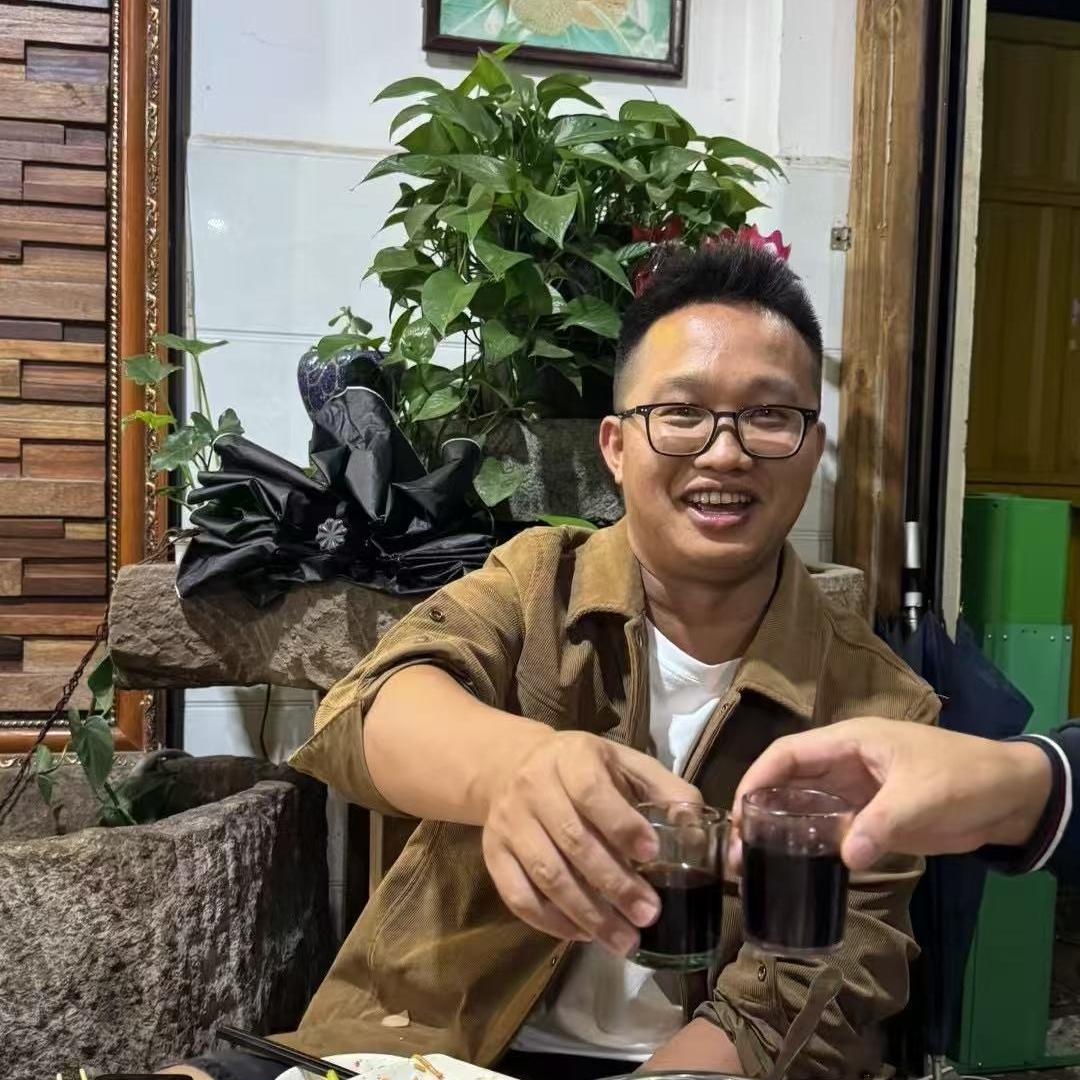 普洱卖房子的小超～友家房产