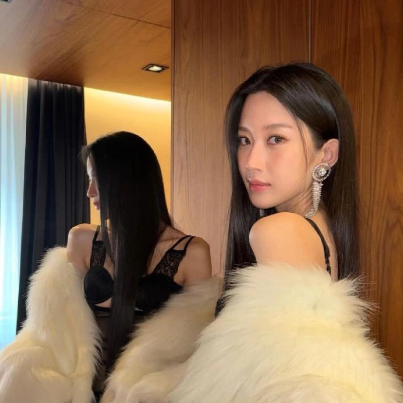 你有一点脸红^