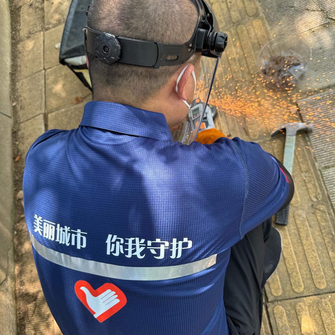 外卖小哥不留名