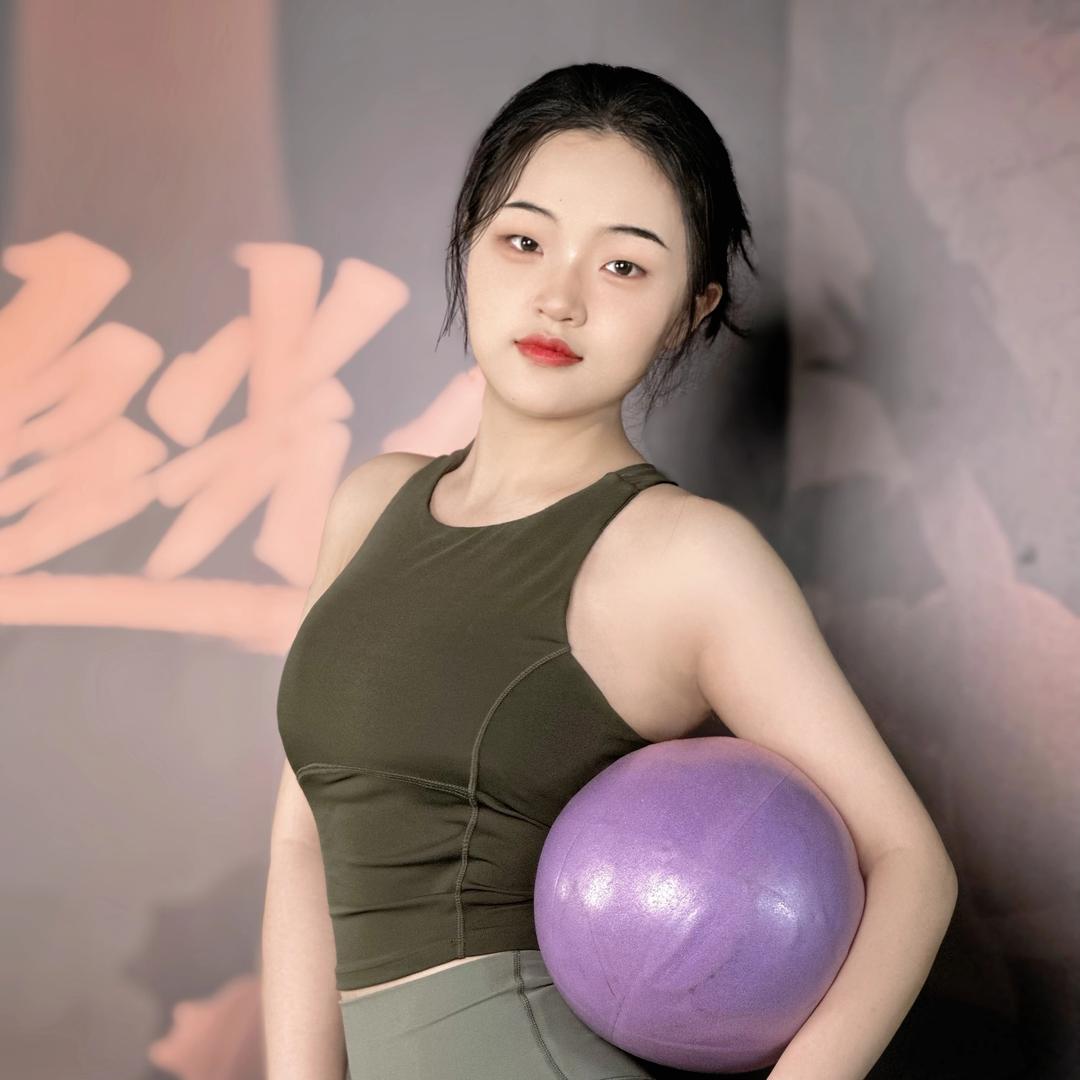 M²轻瑜伽萌萌老师