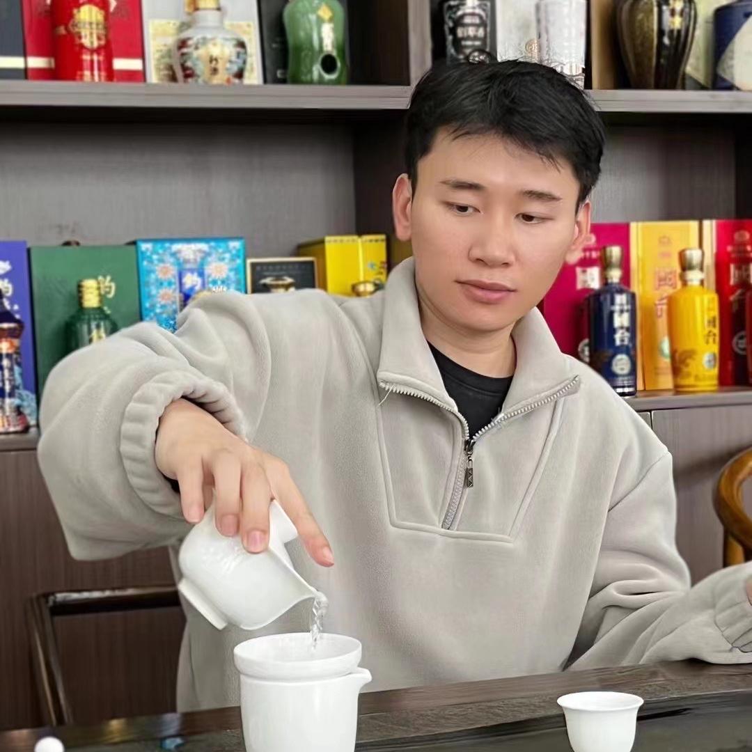 白酒华少