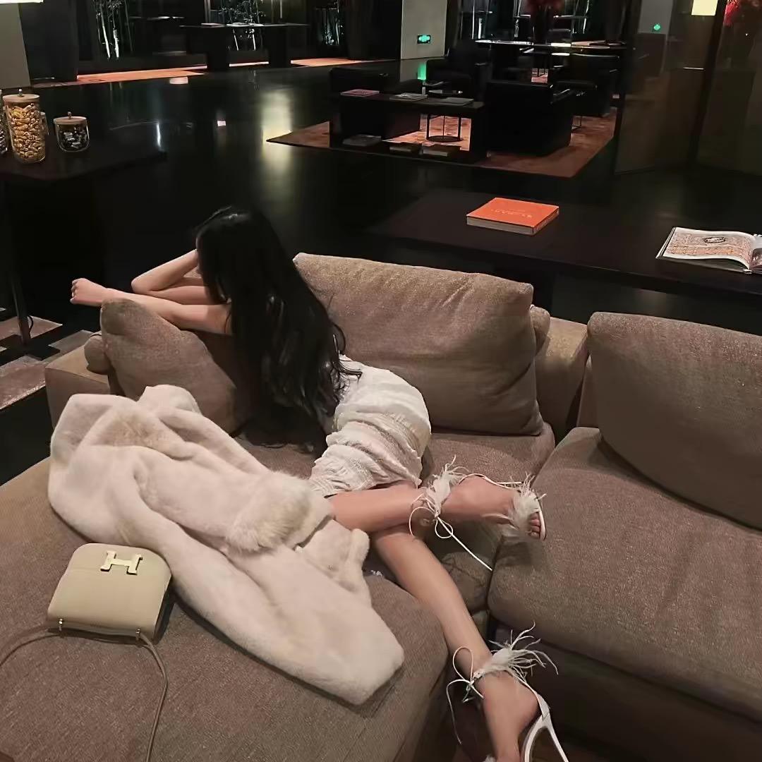 七朵花台球🎱～小红毛