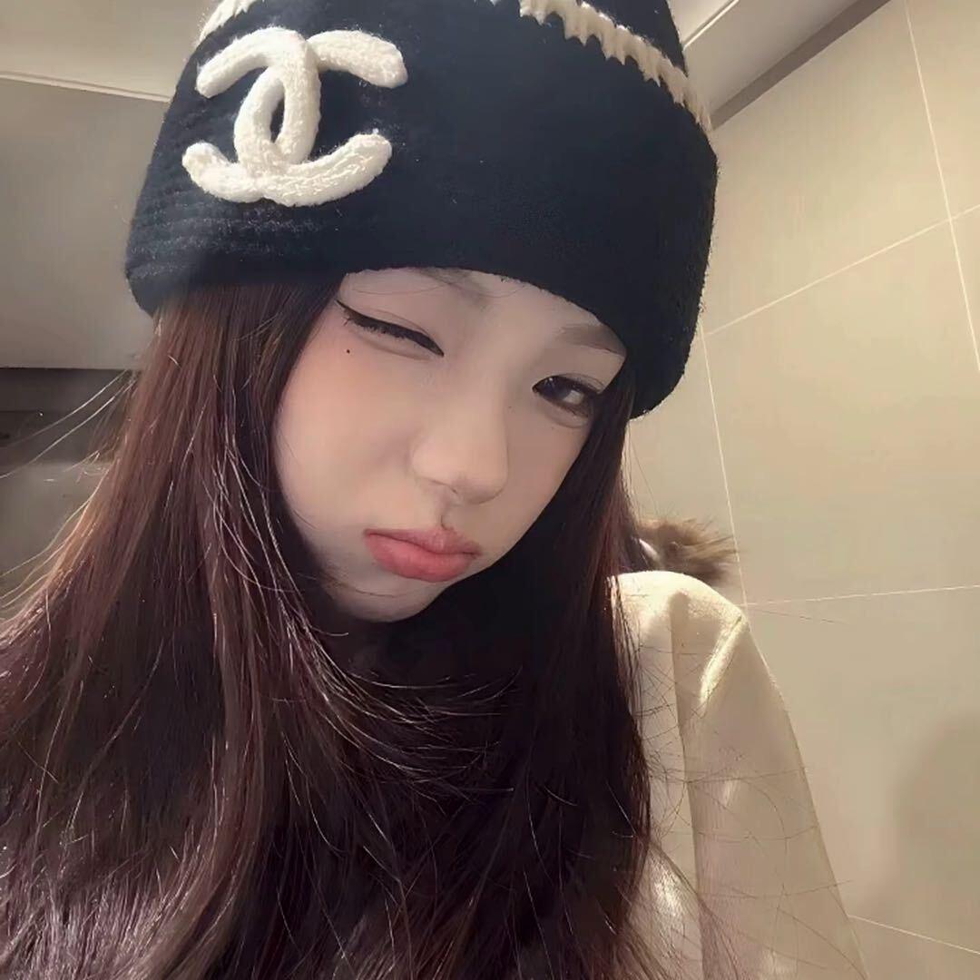 7v