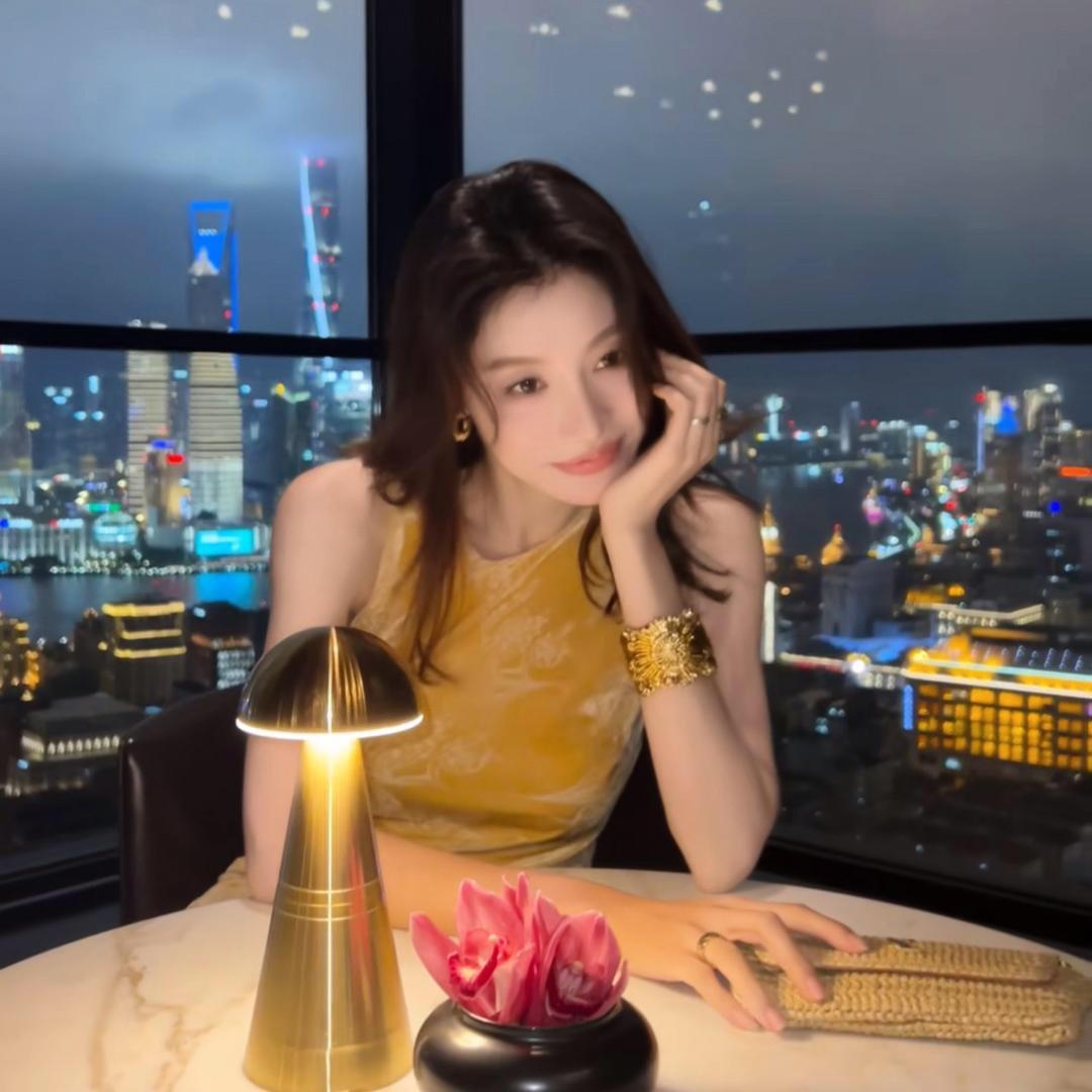 龍喜儿Alone Savor轻奢穿搭